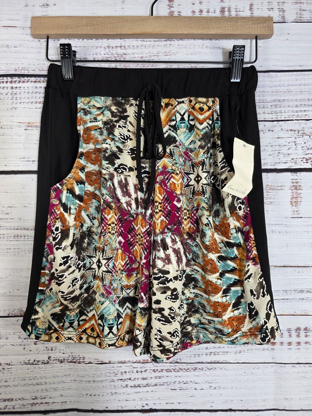 Emi & Joe abstract Dressy Shorts size Small